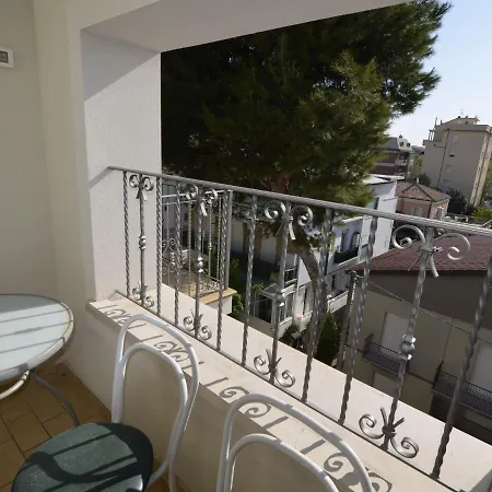 Homely In Italy Near Apartman Cattolica